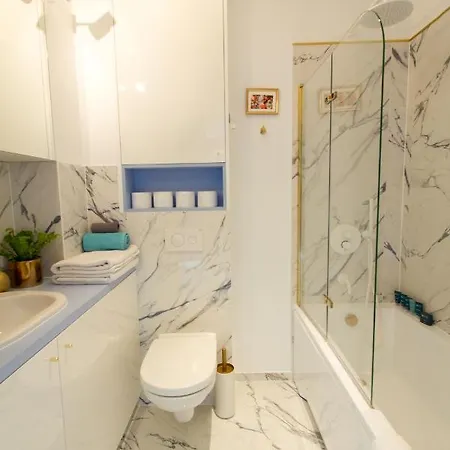 Apartman Nowy Przy Placu Szembeka Varsó