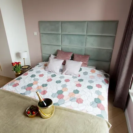 Nowy Przy Placu Szembeka Apartman Varsó