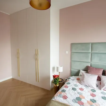 Apartman Nowy Przy Placu Szembeka Varsó