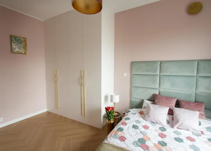 شقة Nowy Przy Placu Szembeka وارسو